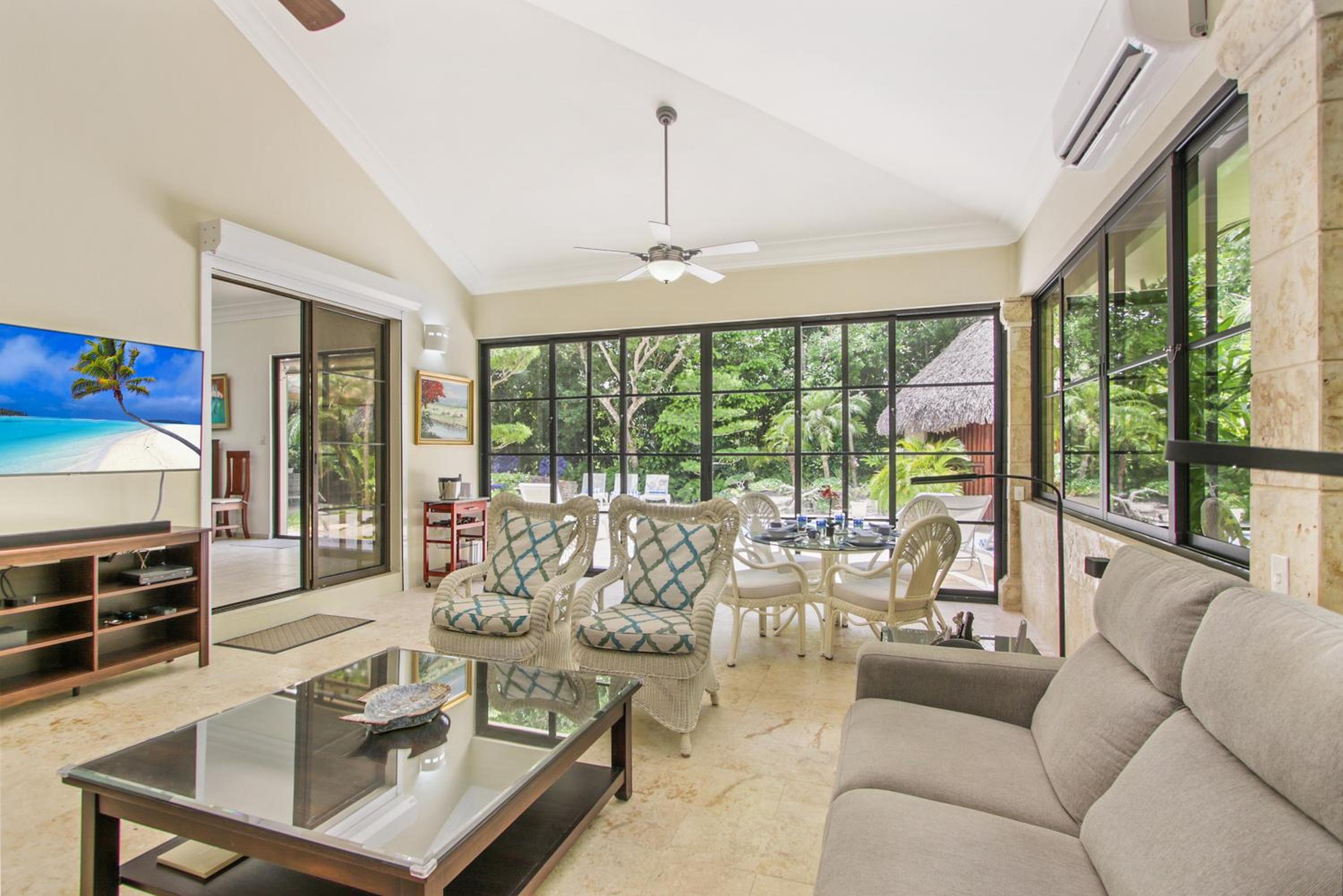 Spacious 4 Bedroom Villa with Pool, Touring Cart & Maid view 5