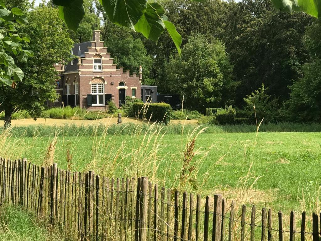 Bed and Breakfast Stinzenflora