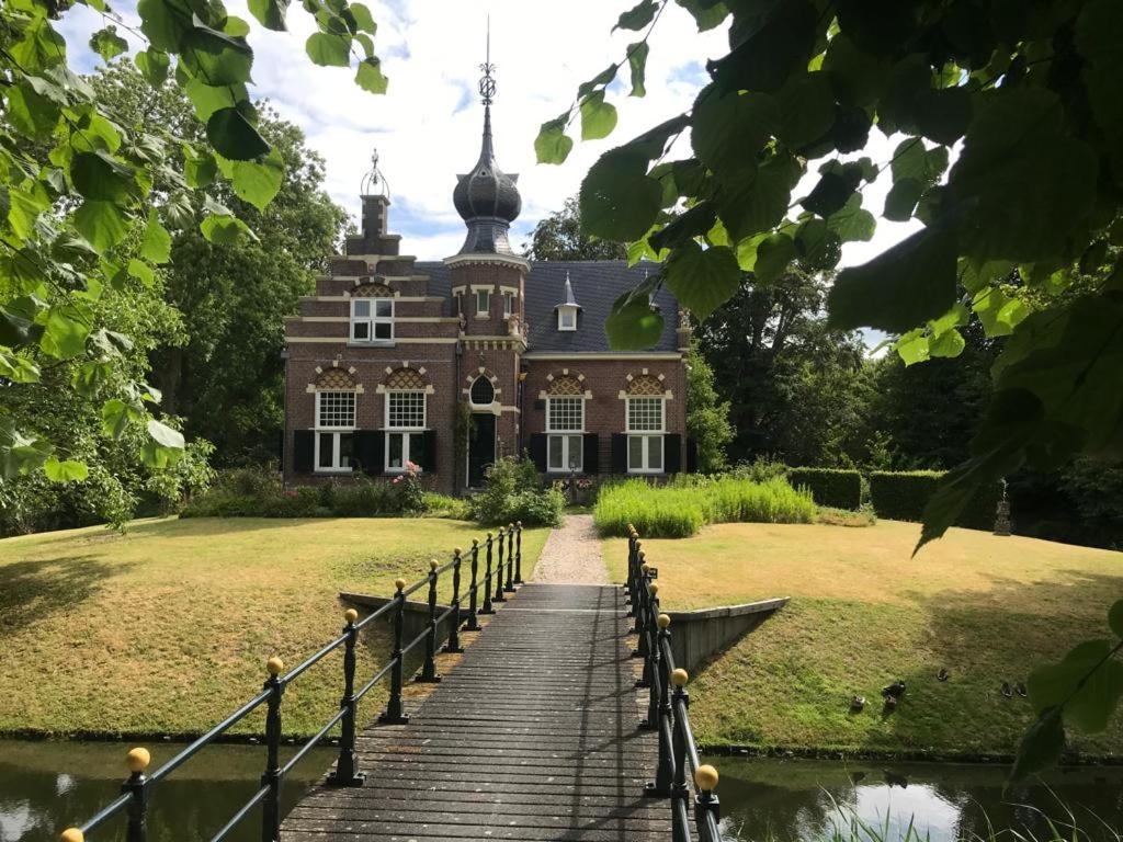 Bed and Breakfast Stinzenflora