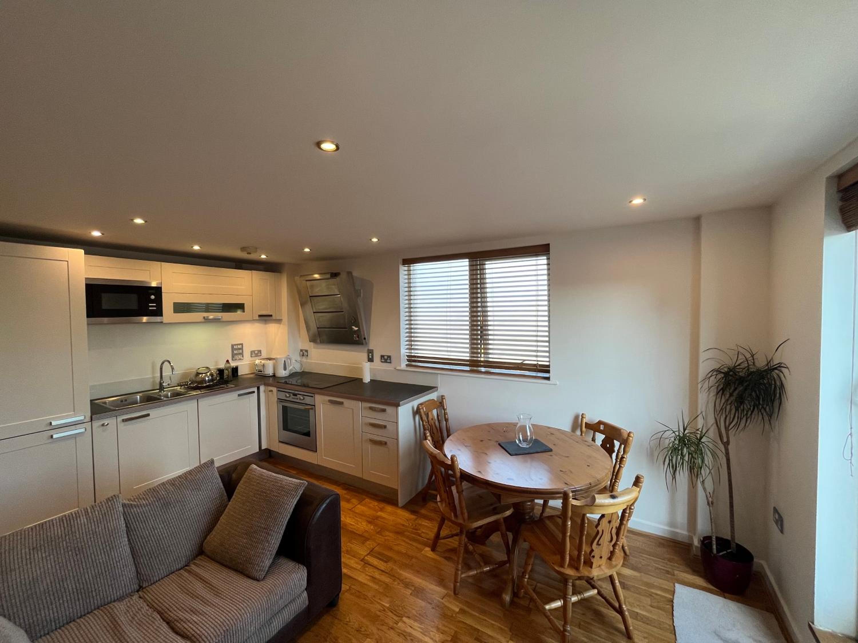 Avalon apartment city center of brighton & hove view 4