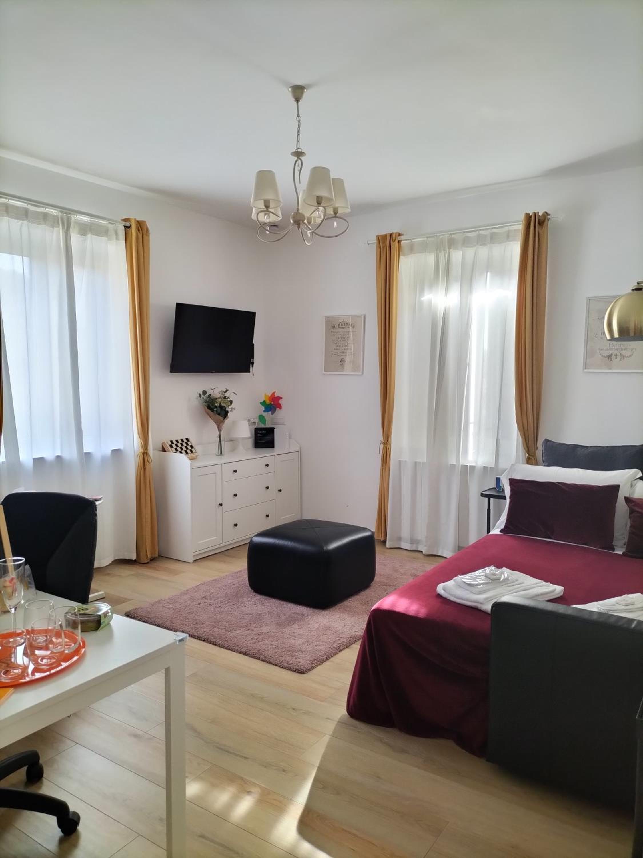 Gemelli-San Pietro-Trastevere-casa con posto auto