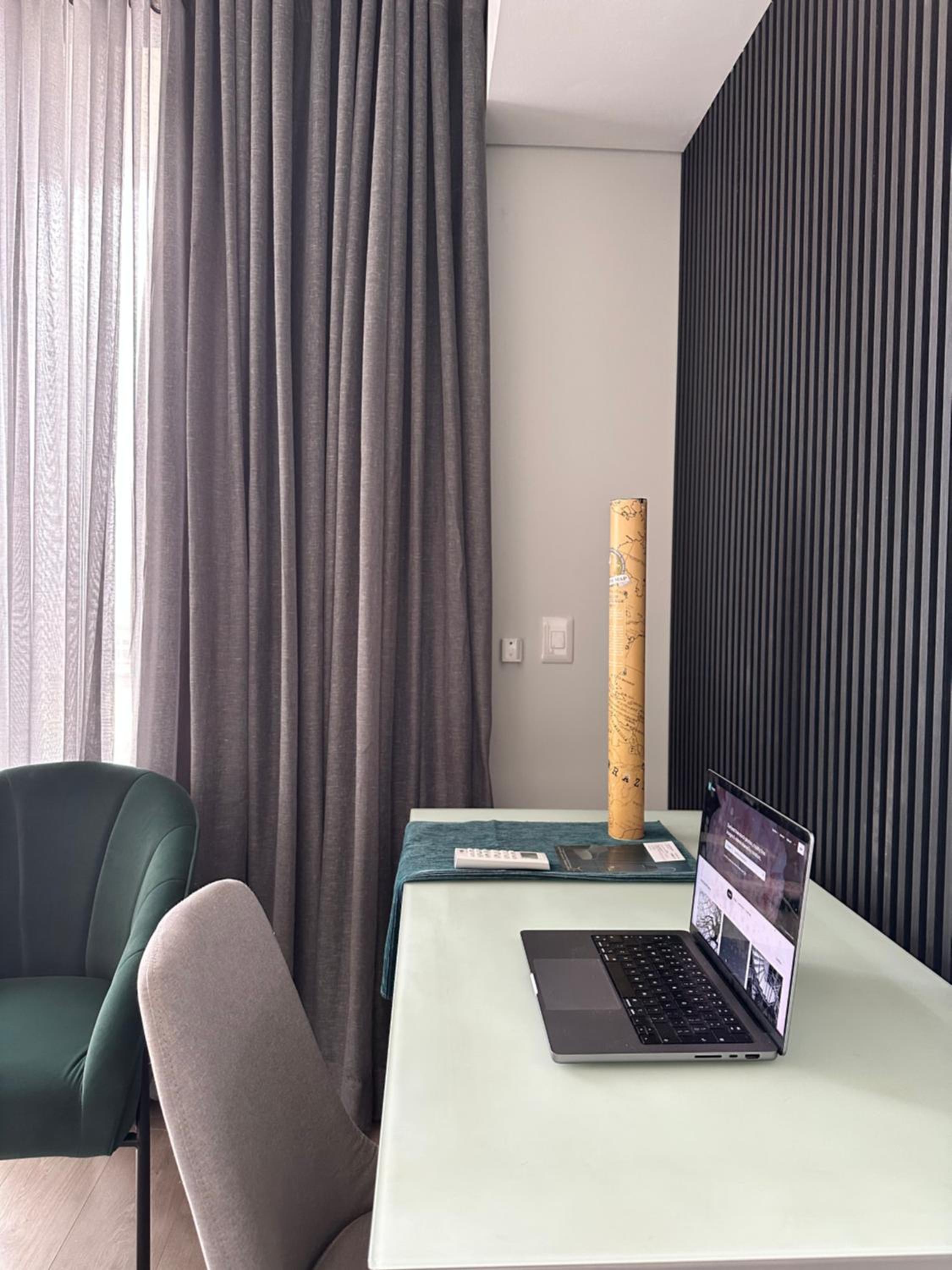Explore Emerald Studio - Ellipse Waterfall