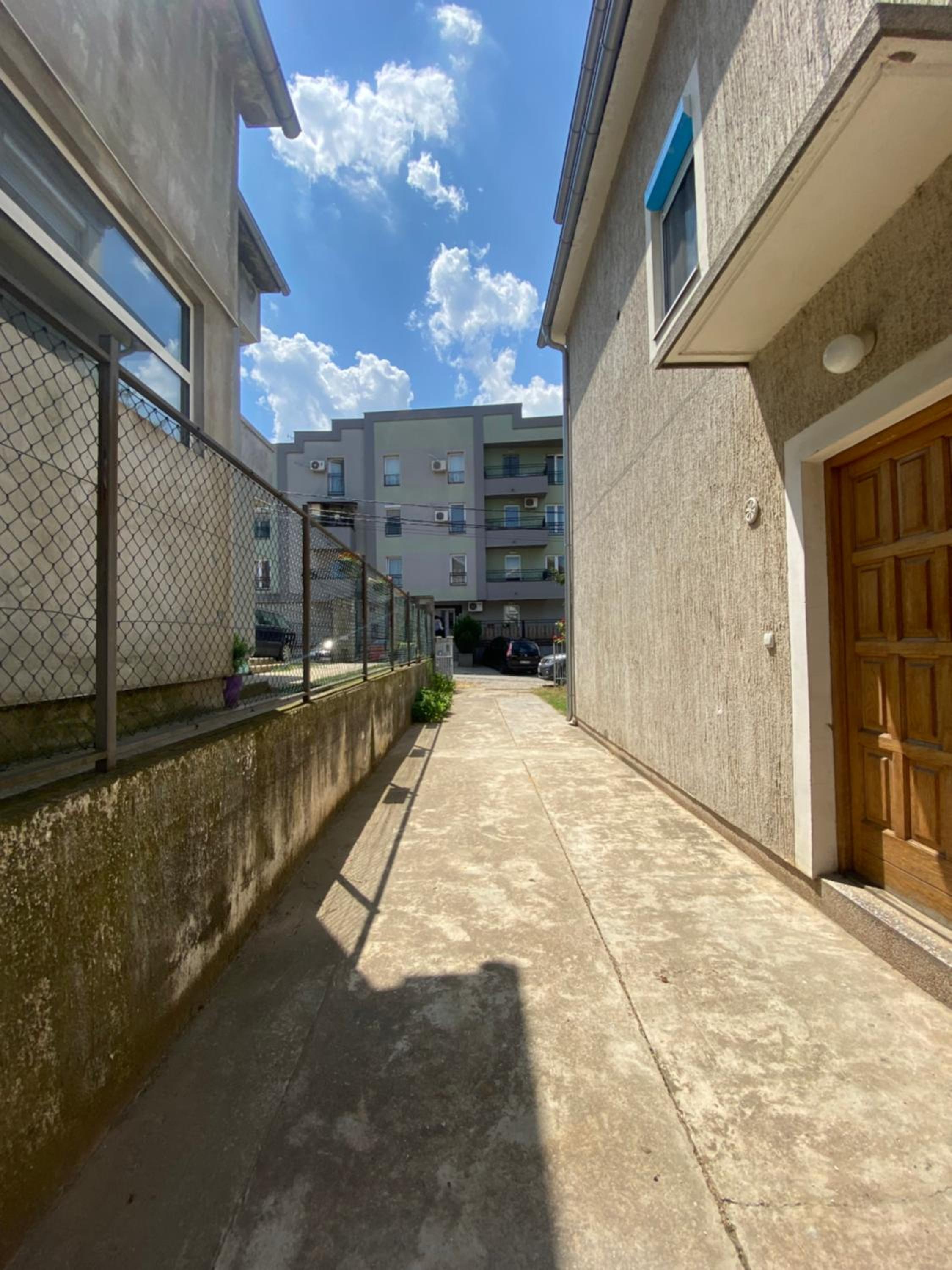 BIS Apartments