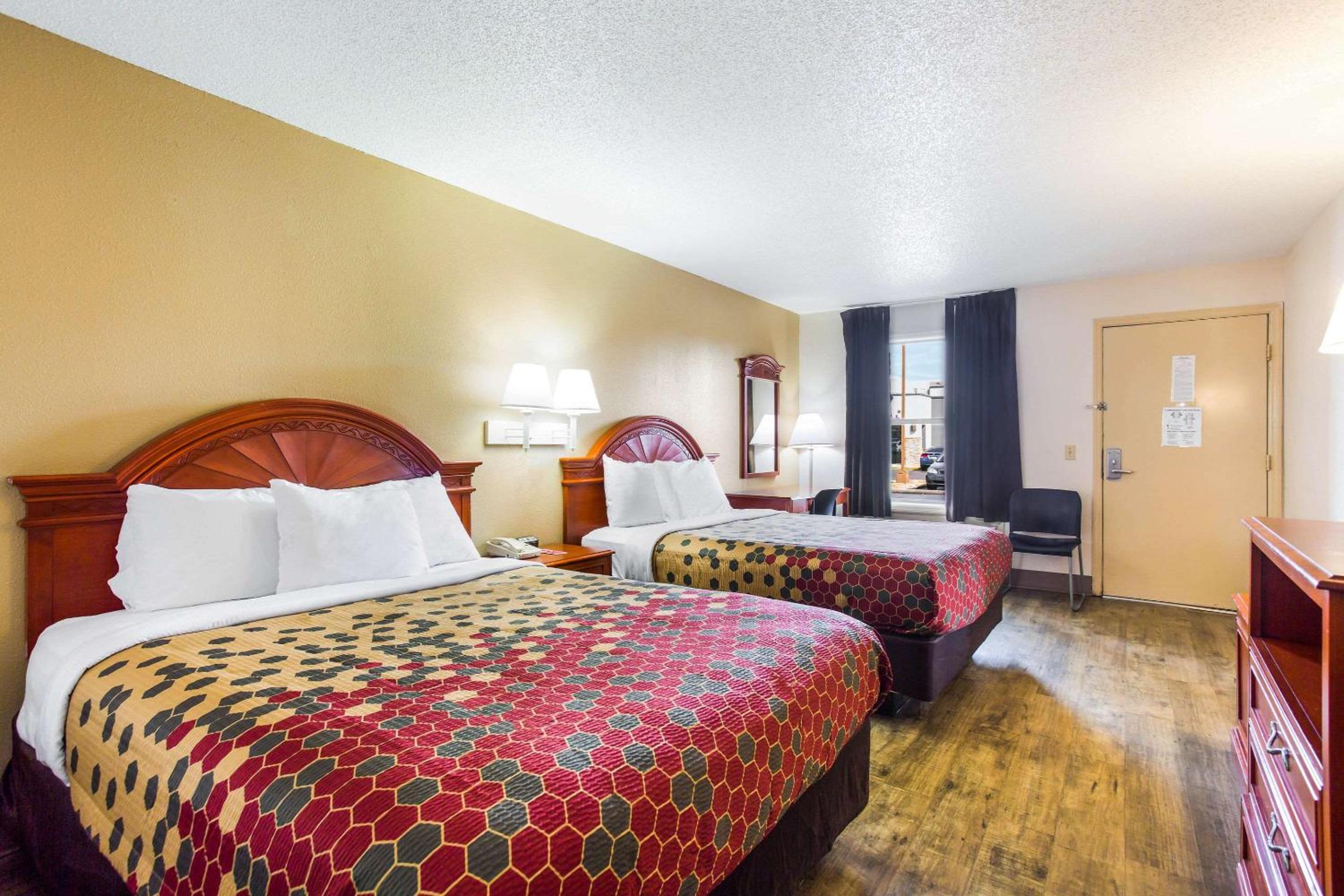 Lebanon Vacations - Econo Lodge - Property Image 10
