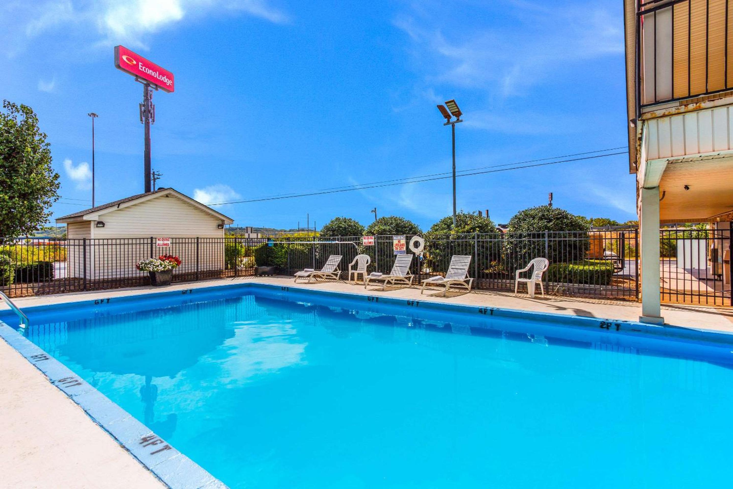 Lebanon Vacations - Econo Lodge - Property Image 7