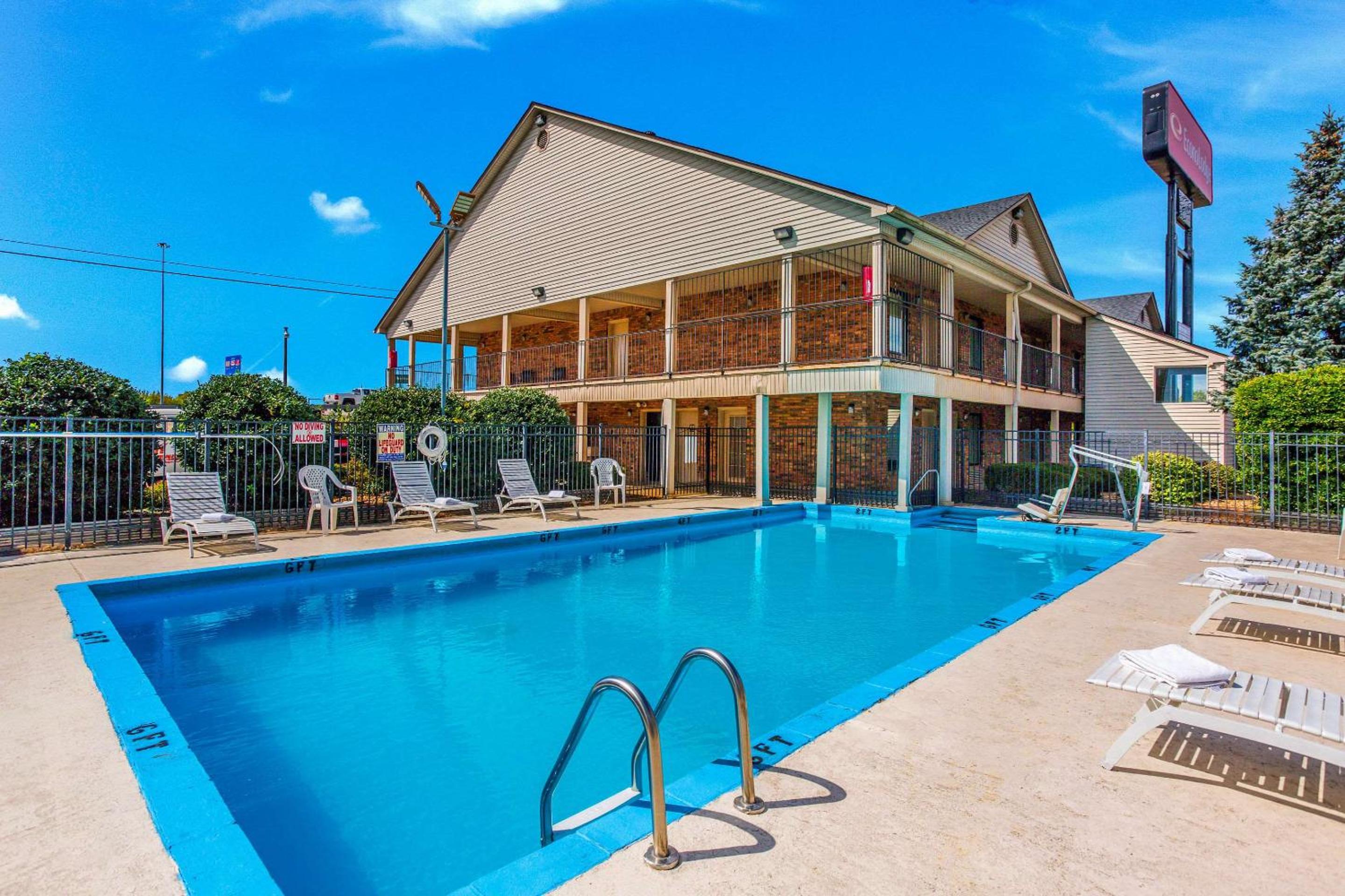 Lebanon Vacations - Econo Lodge - Property Image 6