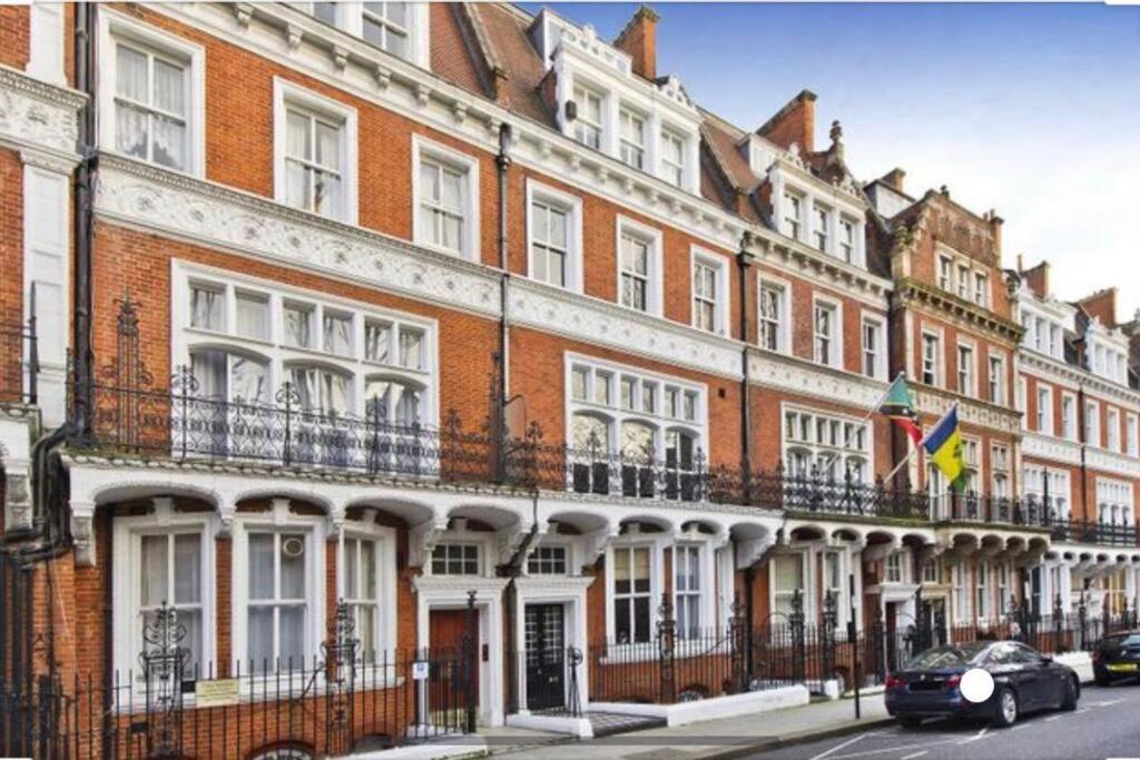 2 Bedroom flat in diplomatic enclave in Kensington