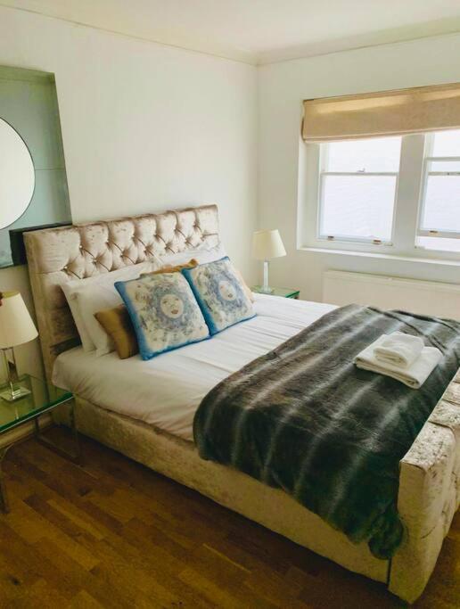 2 Bedroom flat in diplomatic enclave in Kensington