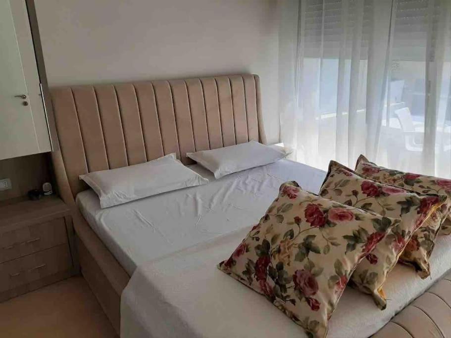 Sea View Apartment with Veranda Beach Amazing