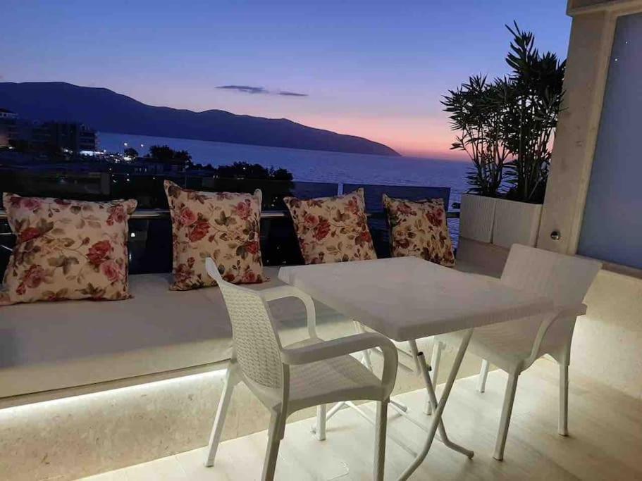 Sea View Apartment with Veranda Beach Amazing