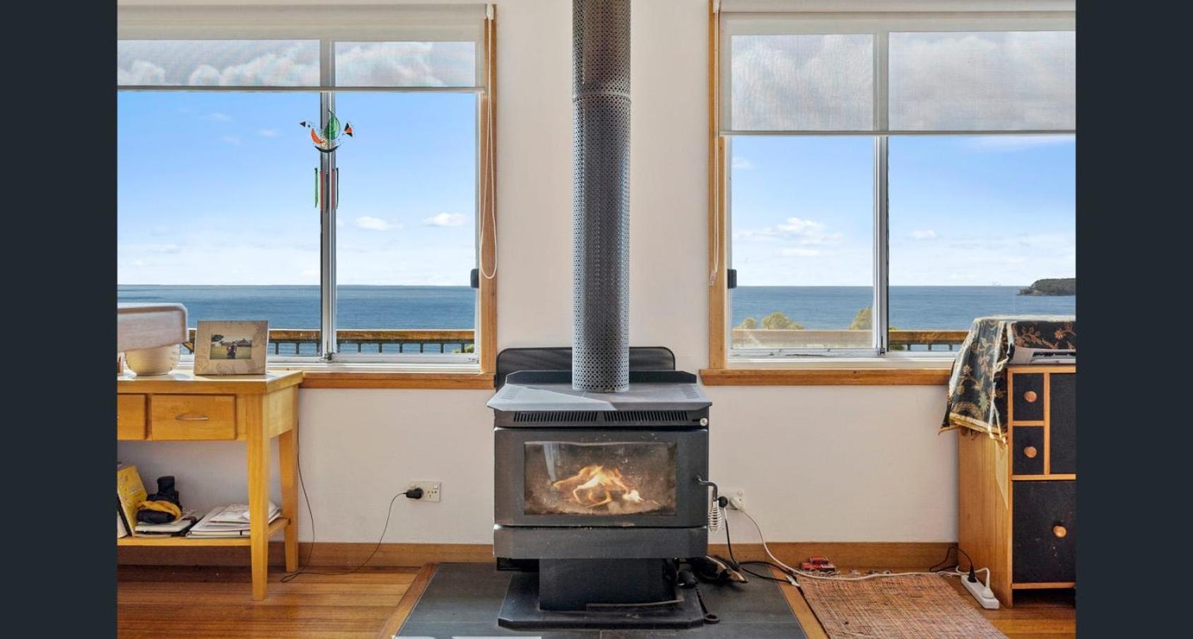 Elevated 3BR, ocean views, pool table, Pirates Bay