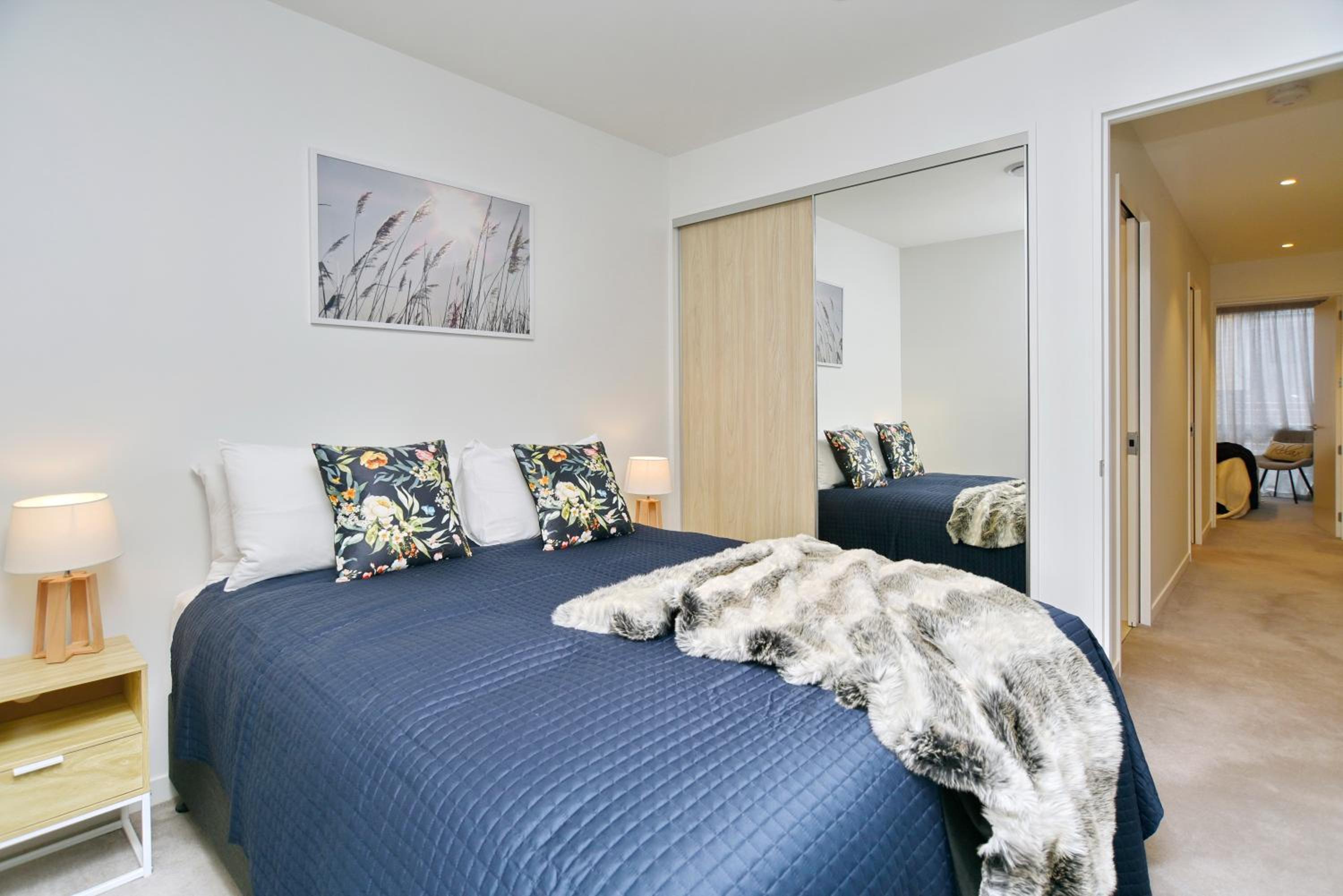 Worcester Terrace One - Christchurch Holiday Homes view 3