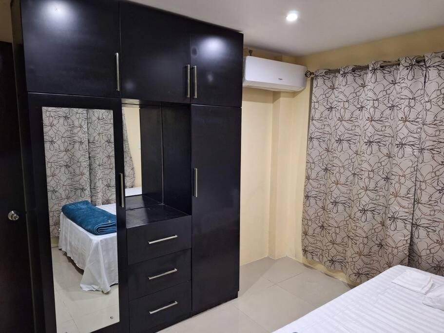 Stunning Two-Bedroom: Perfect Home Away from Home - view 23