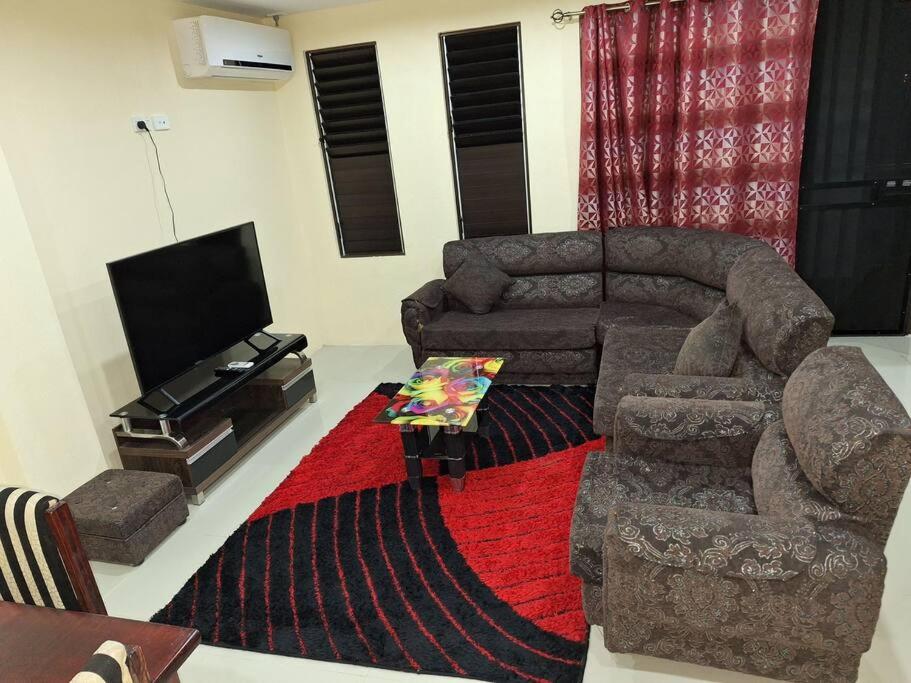 Stunning Two-Bedroom: Perfect Home Away from Home - view 3