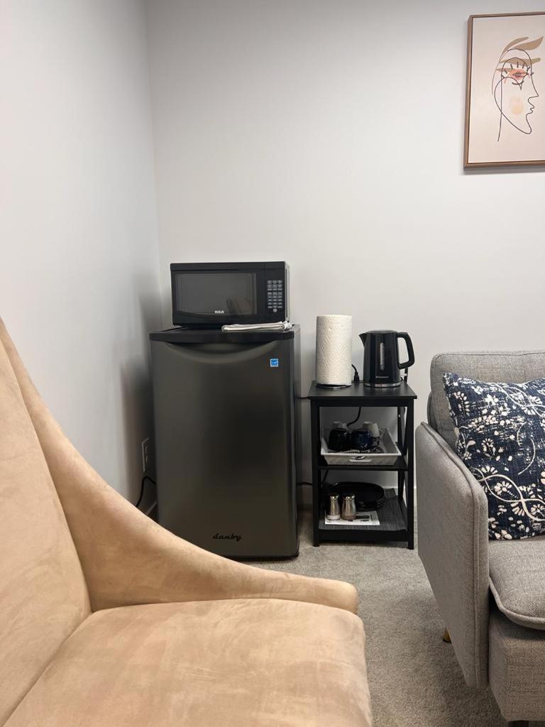 Well furnished Basement Suite-With Private Entrance