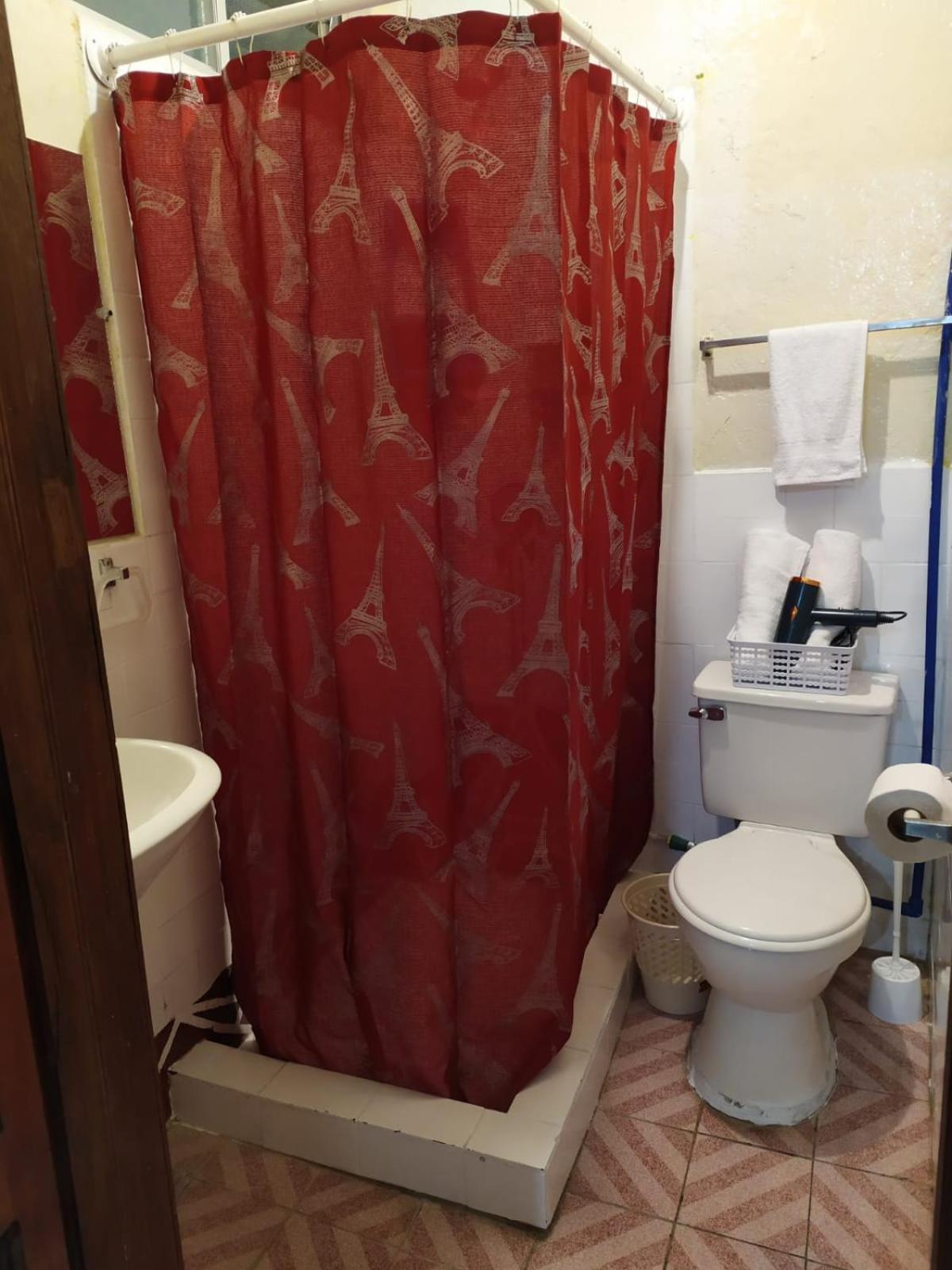 BAÑOS MINI DEPARTAMENTO AMOBLADO EN PLENO CENTRO de LA CIUDAD