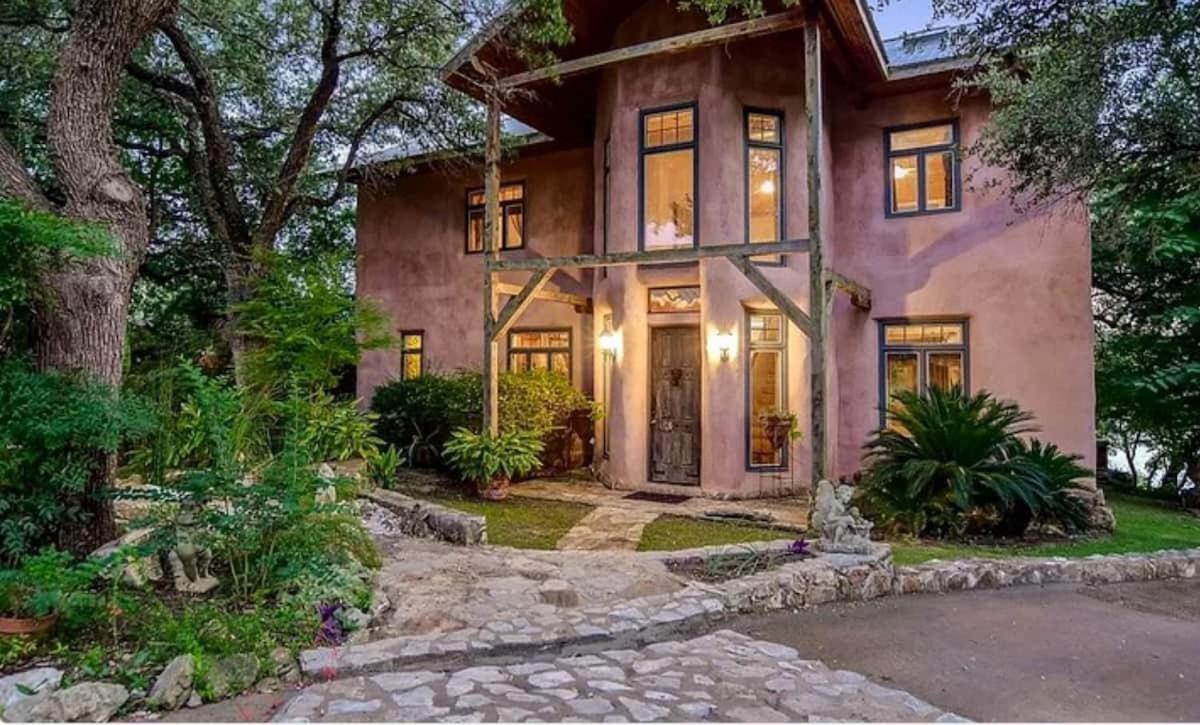 Magical Lakefront Villa feat. on CBS's Staycation view 3