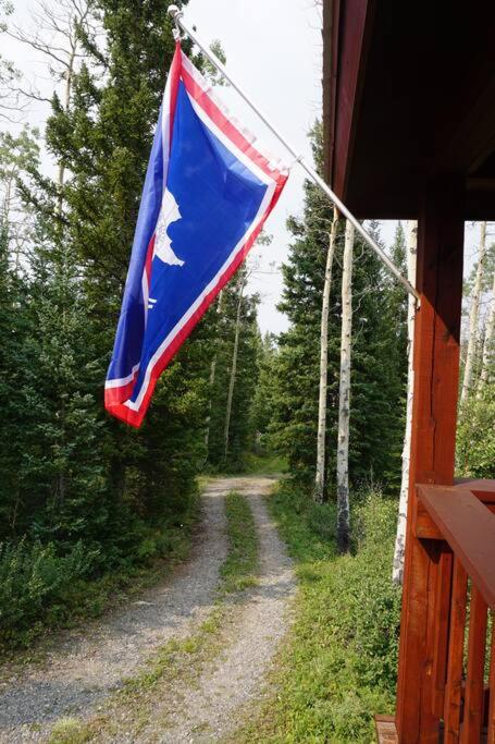 Beautiful Mountain Cabin near Tetons Yellowstone