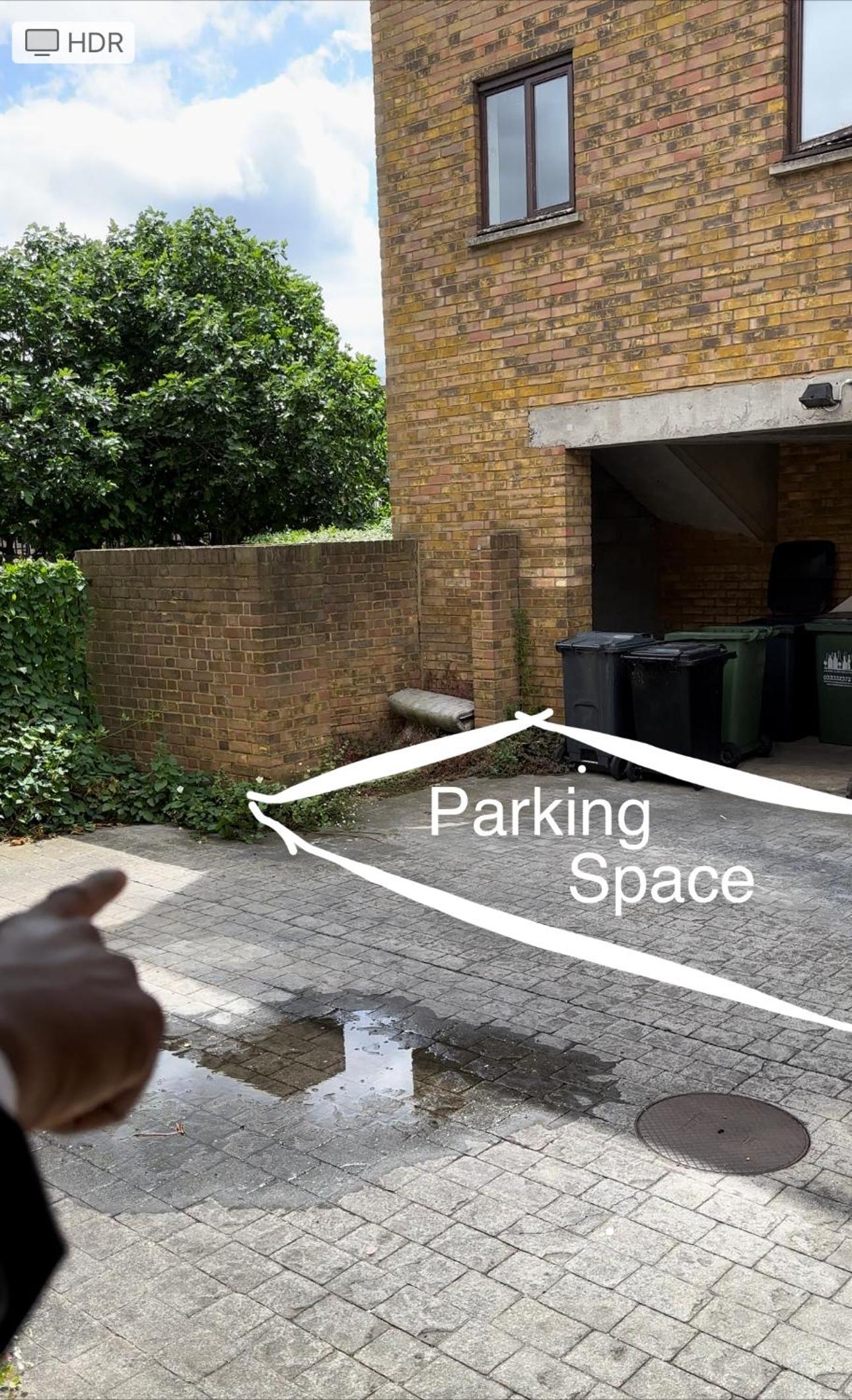 Amazing Location - City of London- 2 Bedroom Stunning Canal View House With Private Garden,Parking & Balcony