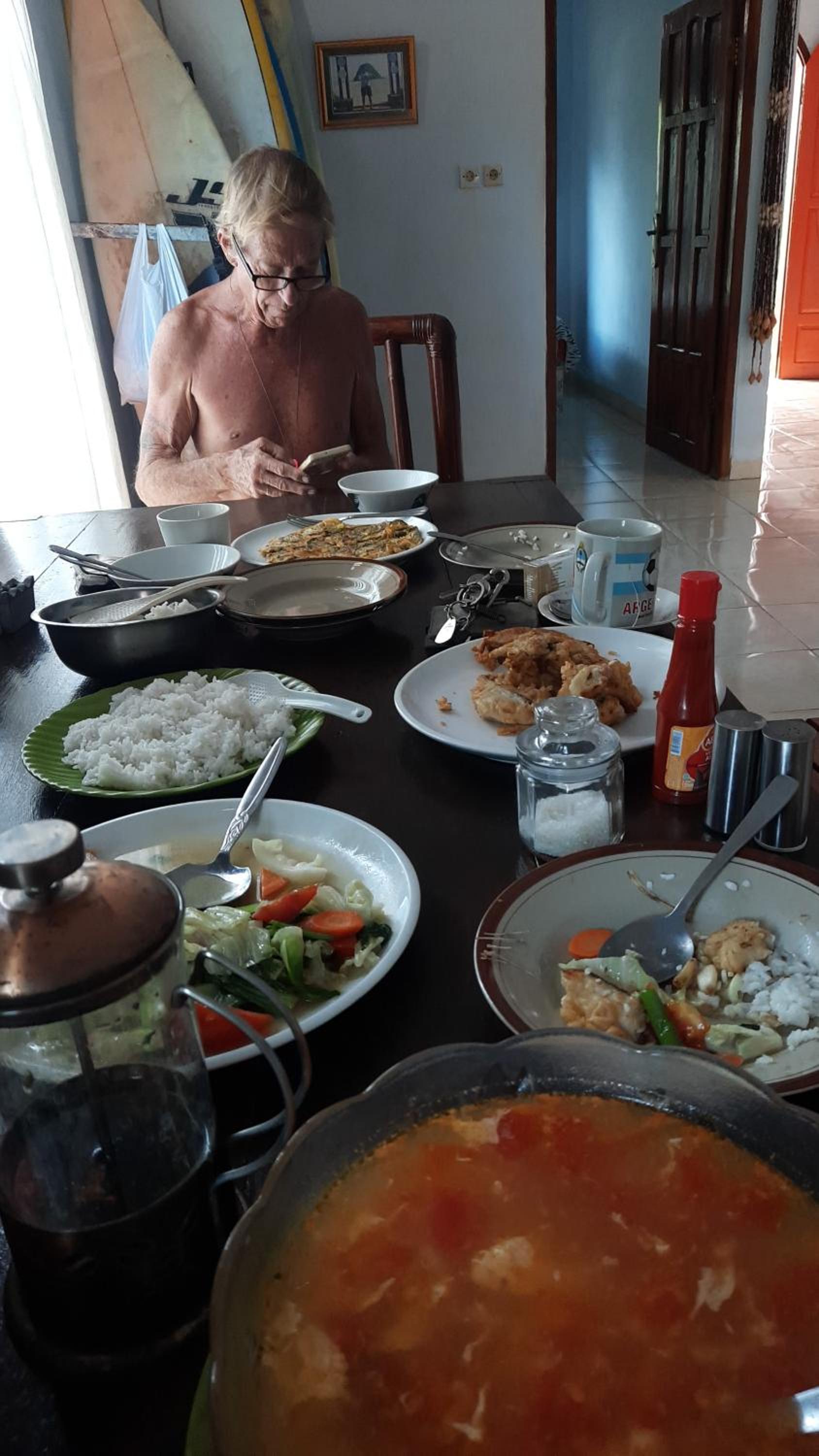 Red Beach Homestay
