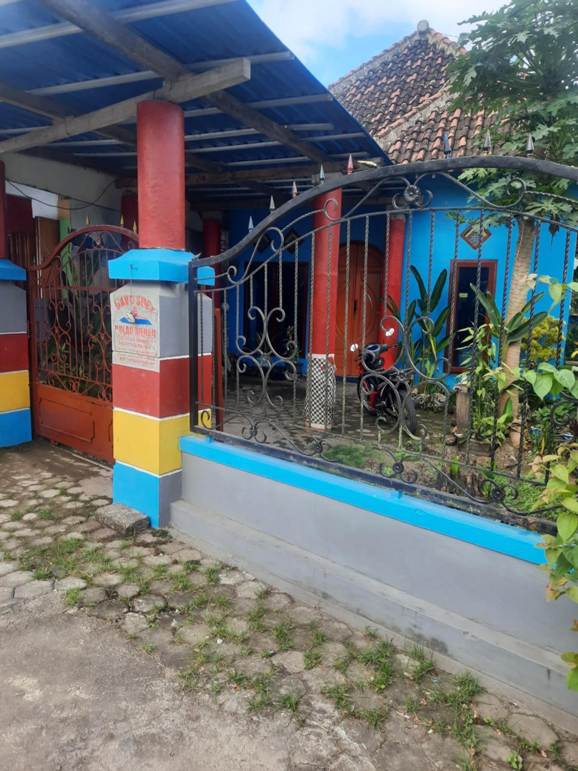 Red Beach Homestay