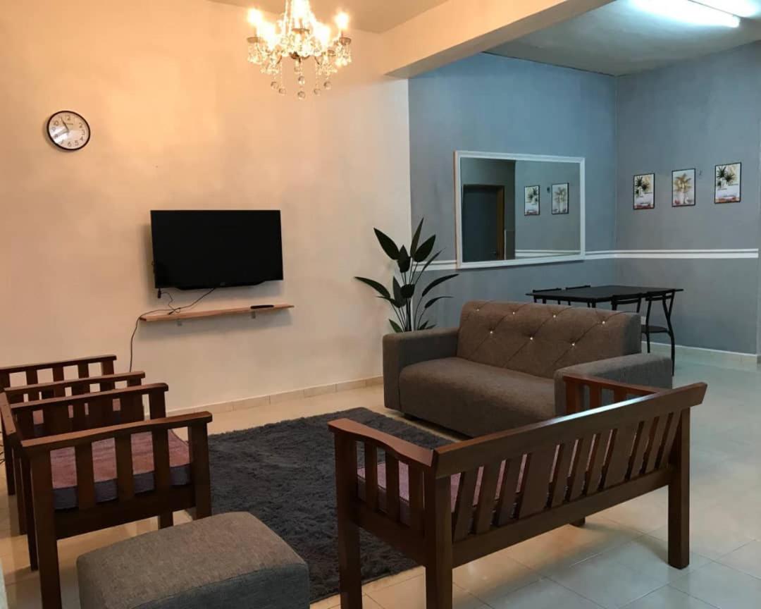 Julia Homestay Taman Tasik Utama MiTC photo 8