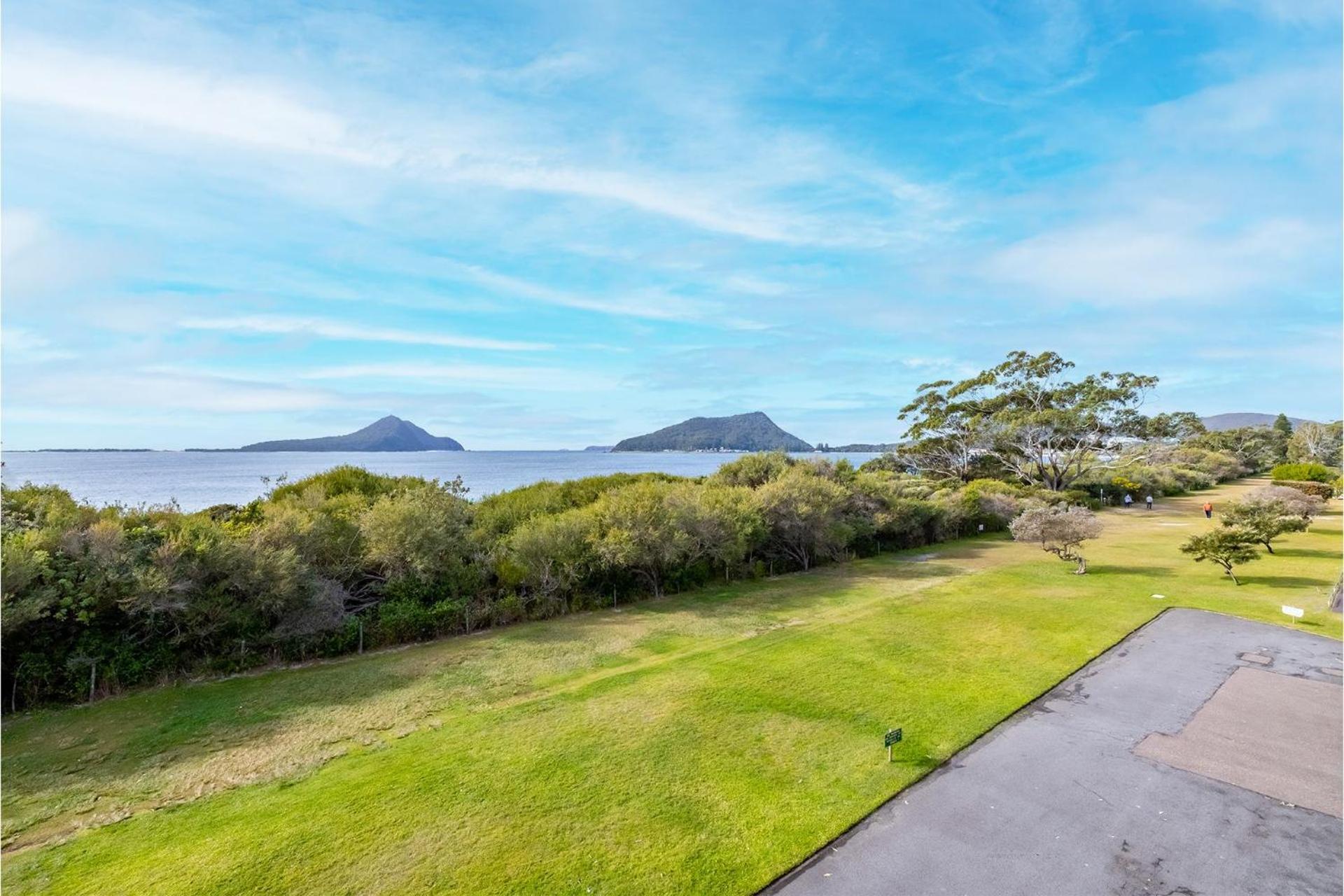 Ocean Shores, 7 27 Weatherly Cl - waterfront with fabulous views and WiFi
