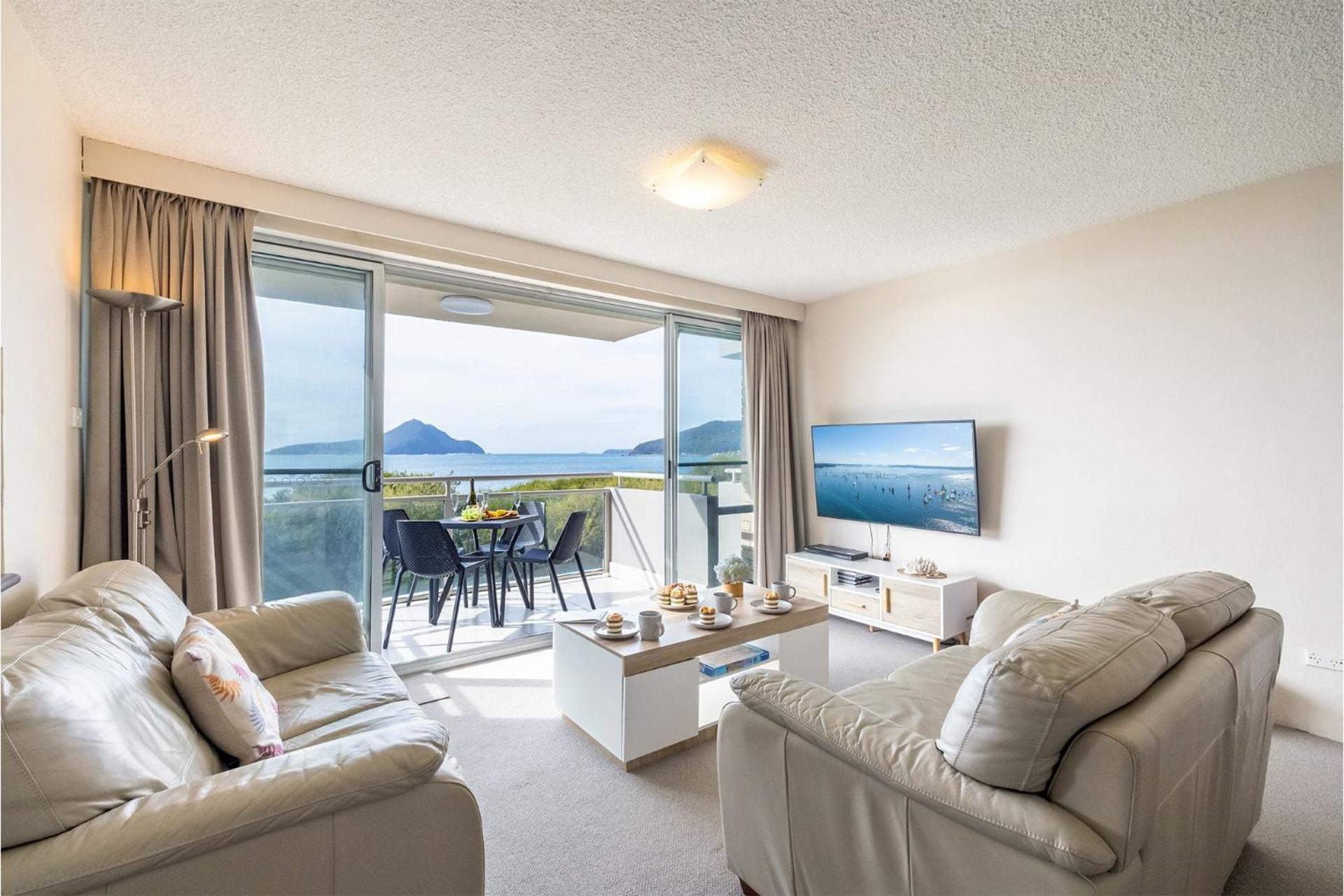 Ocean Shores, 7 27 Weatherly Cl - waterfront with fabulous views and WiFi