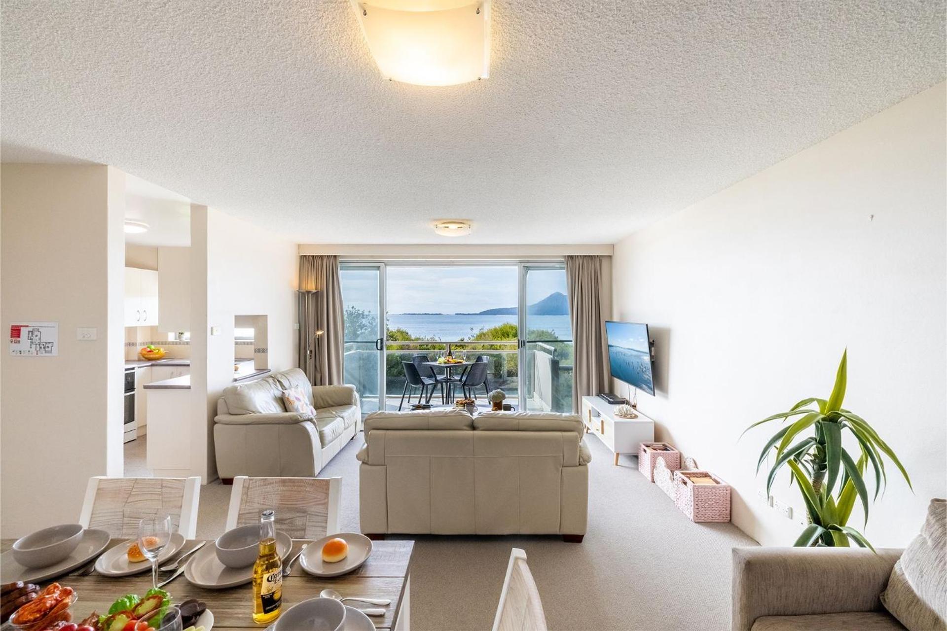 Ocean Shores, 7 27 Weatherly Cl - waterfront with fabulous views and WiFi