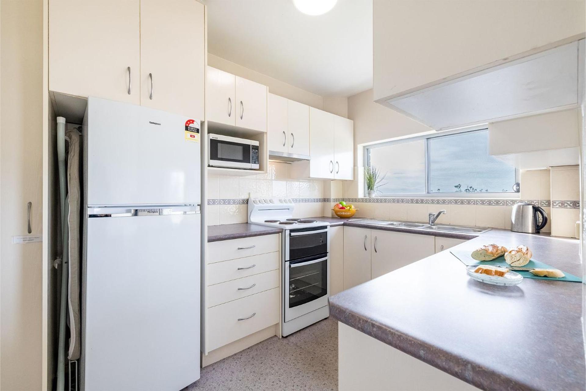 Ocean Shores, 7 27 Weatherly Cl - waterfront with fabulous views and WiFi