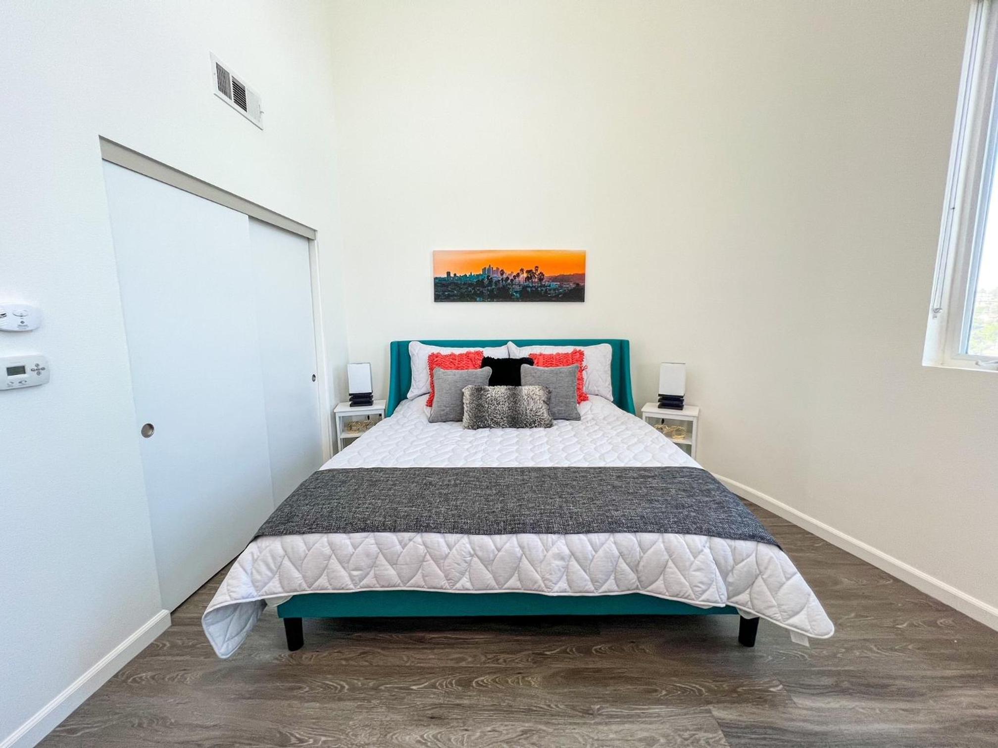LUXURY LA PENTHOUSE PRIME LOCATION Min from HOLLYWOOD and DOWNTOWN