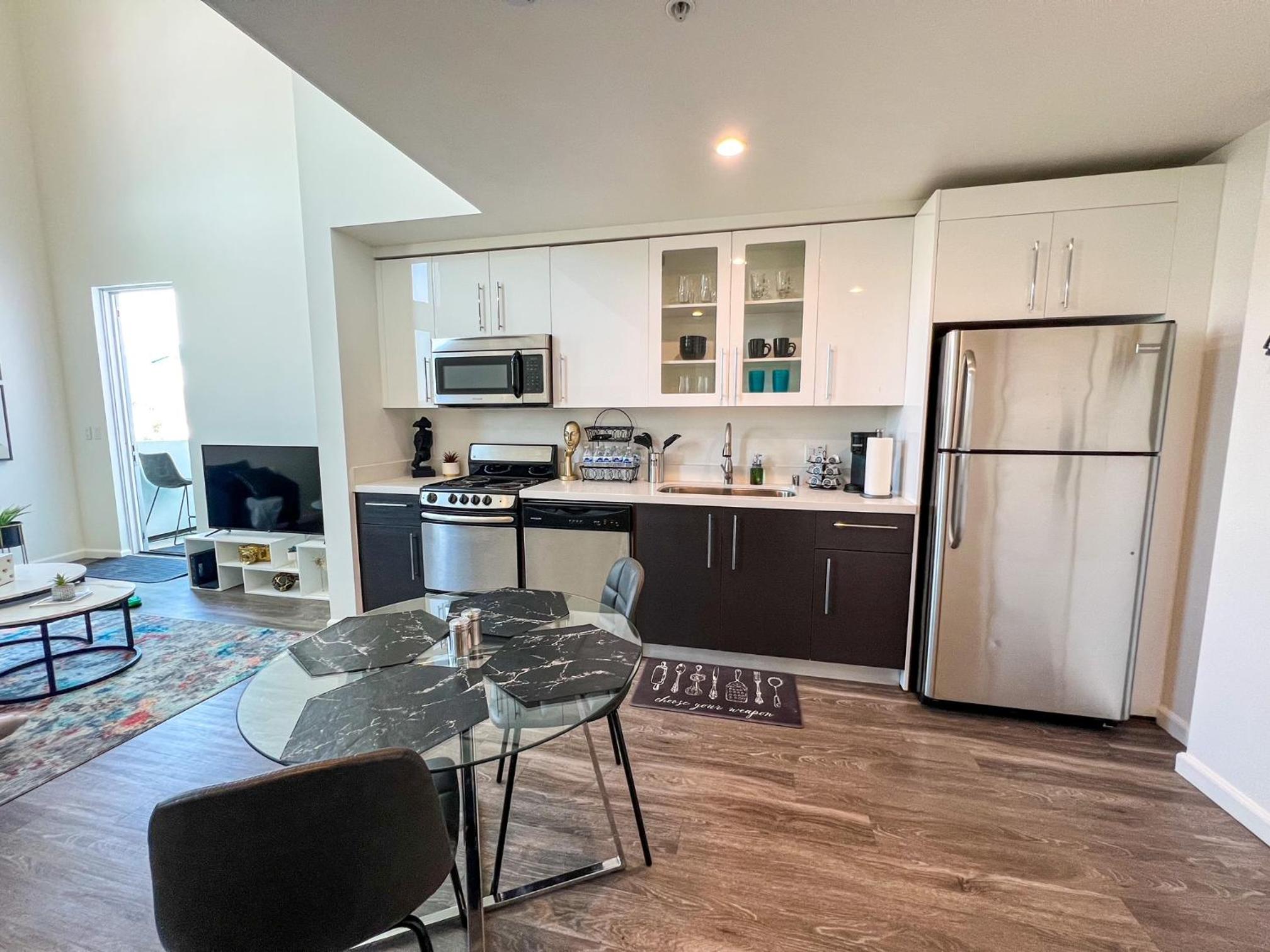 LUXURY LA PENTHOUSE PRIME LOCATION Min from HOLLYWOOD and DOWNTOWN
