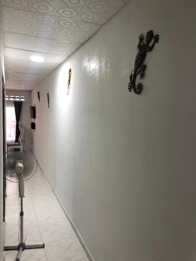 Casa con calor de hogar con aire acondicionado