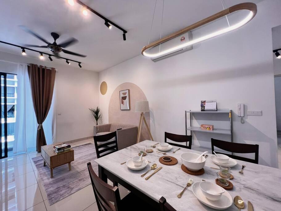 Homely D'Sara @ Direct Link with MRT, Near Thomson Hospital & Sungai Buloh Hospital photo 6