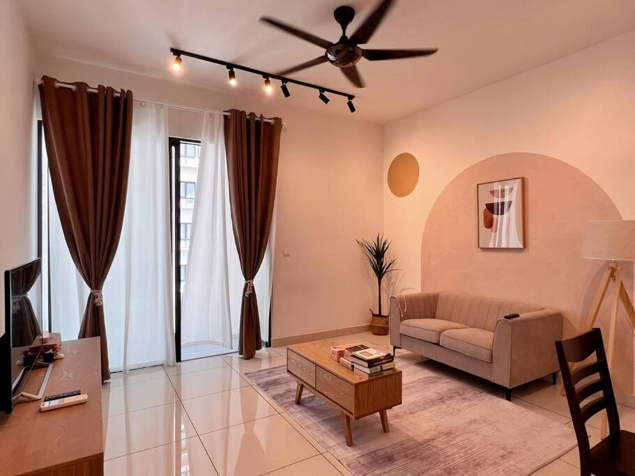 Homely D'Sara @ Direct Link with MRT, Near Thomson Hospital & Sungai Buloh Hospital photo 5