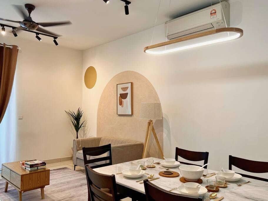 Homely D'Sara @ Direct Link with MRT, Near Thomson Hospital & Sungai Buloh Hospital photo 4