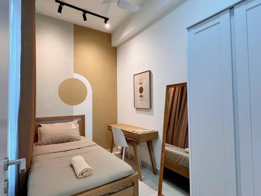 Homely D'Sara @ Direct Link with MRT, Near Thomson Hospital & Sungai Buloh Hospital photo 2