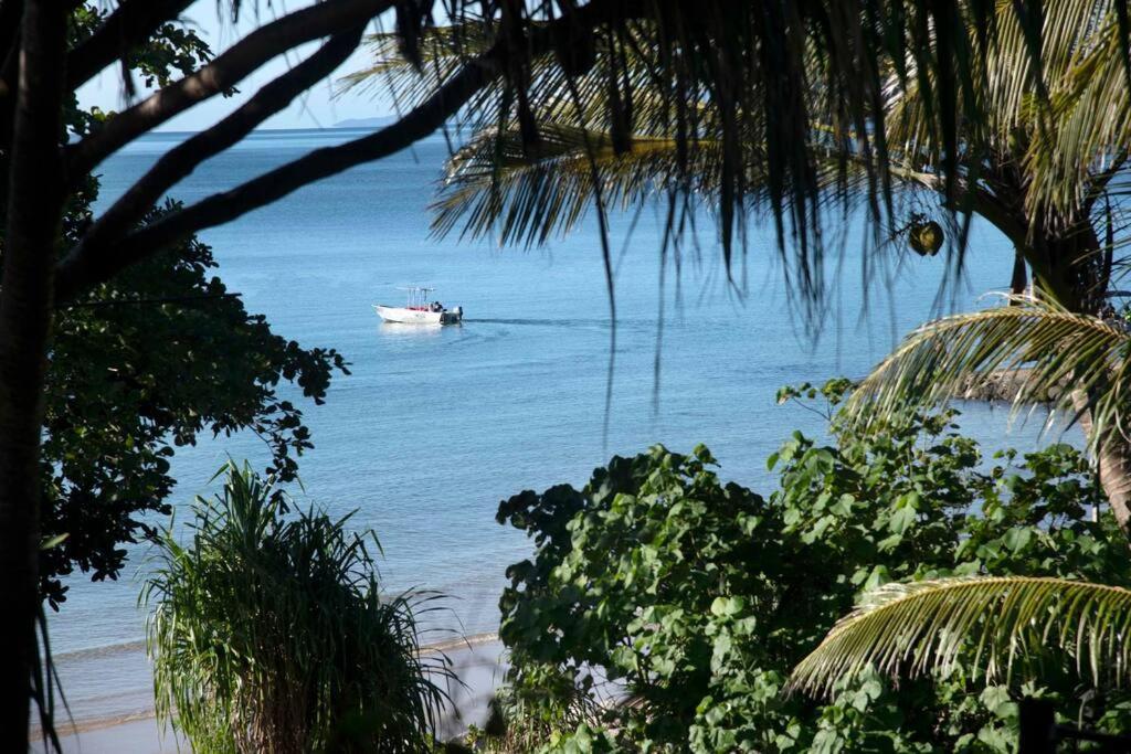 Seasons - Beachfront- Amazing views