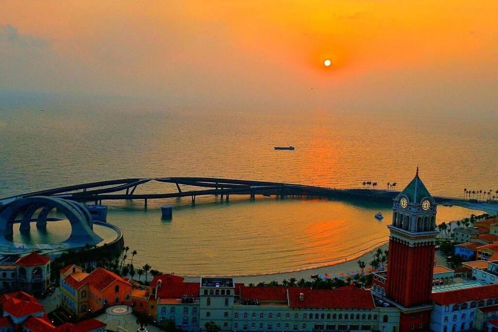 2Bedrooms Apt at Sunset town view 3