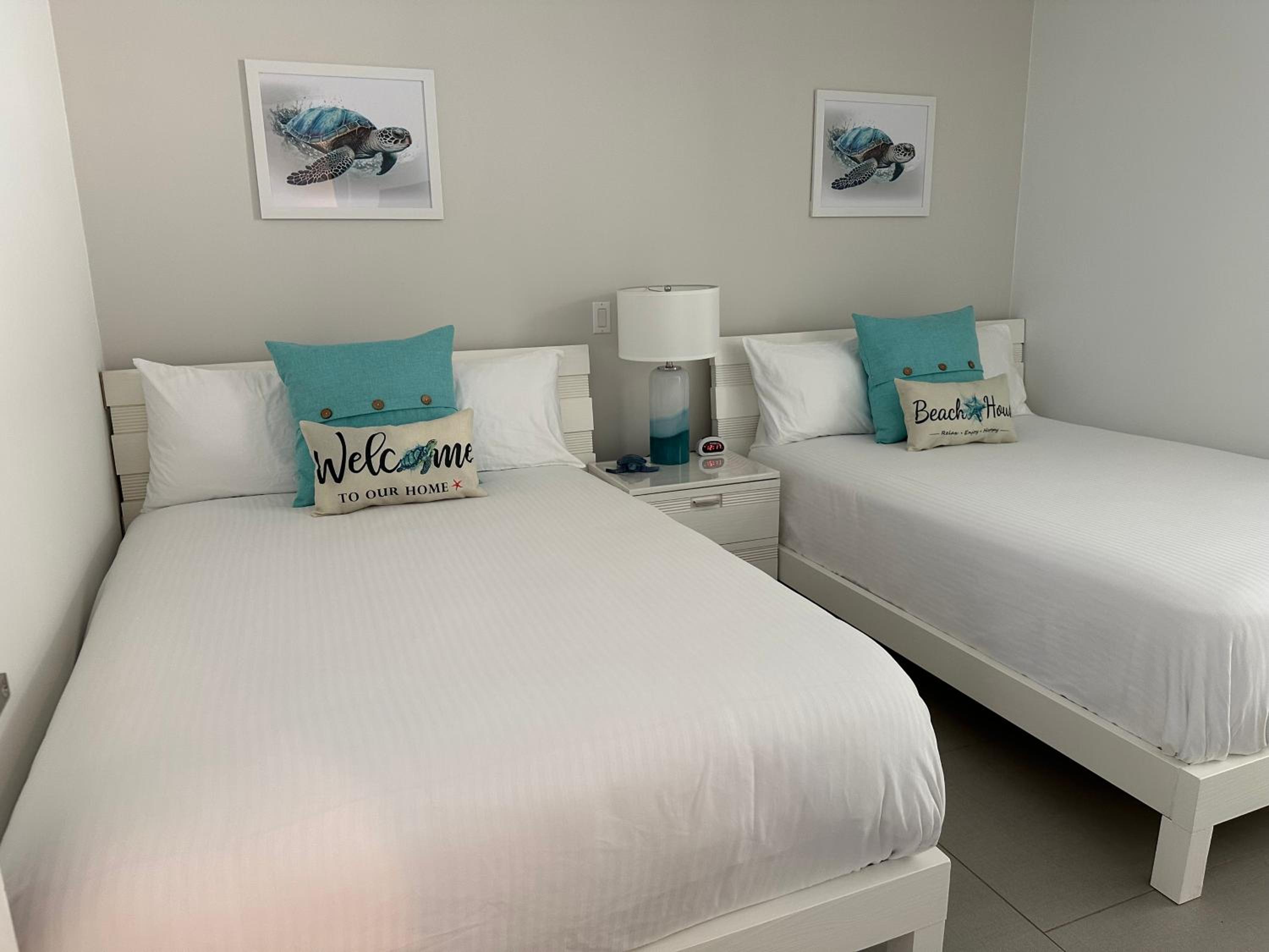 Azure 515 Aruba Vacation Sunset Breeze