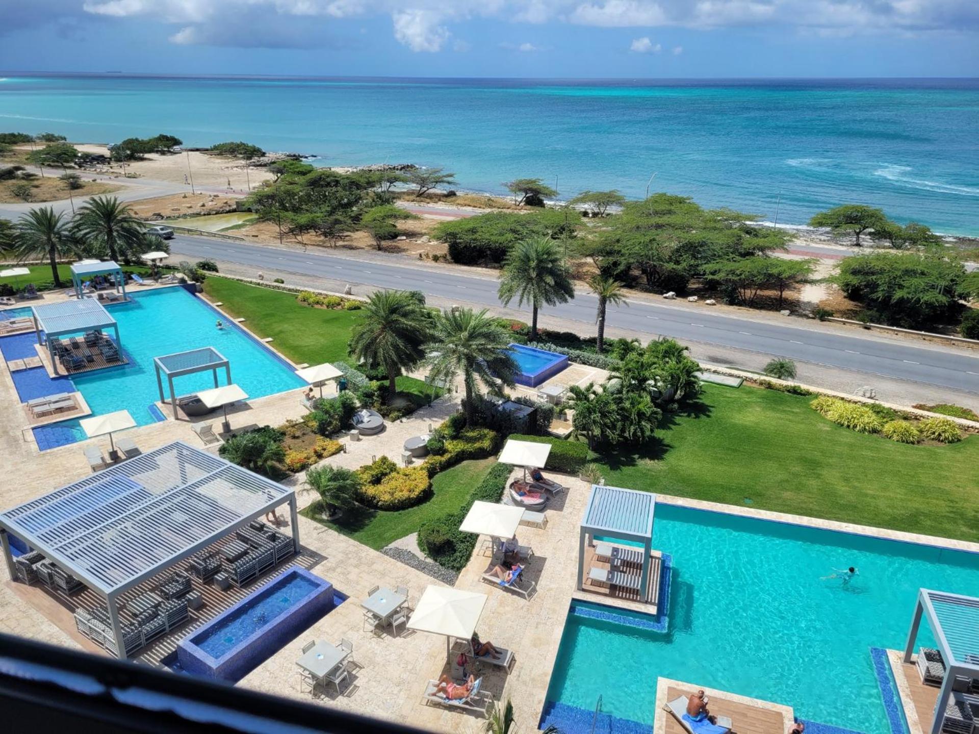 Azure 515 Aruba Vacation Sunset Breeze