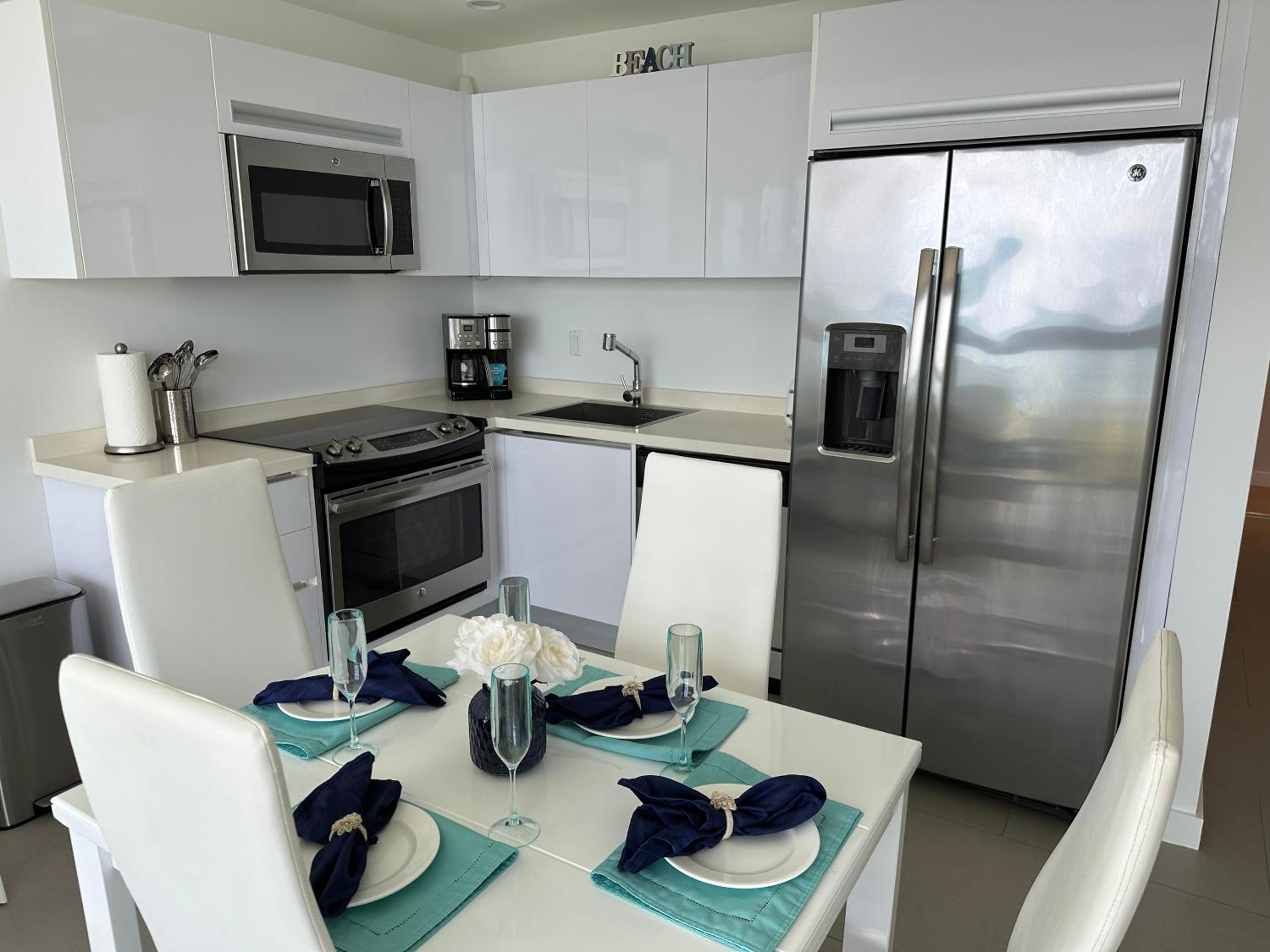 Azure 515 Aruba Vacation Sunset Breeze