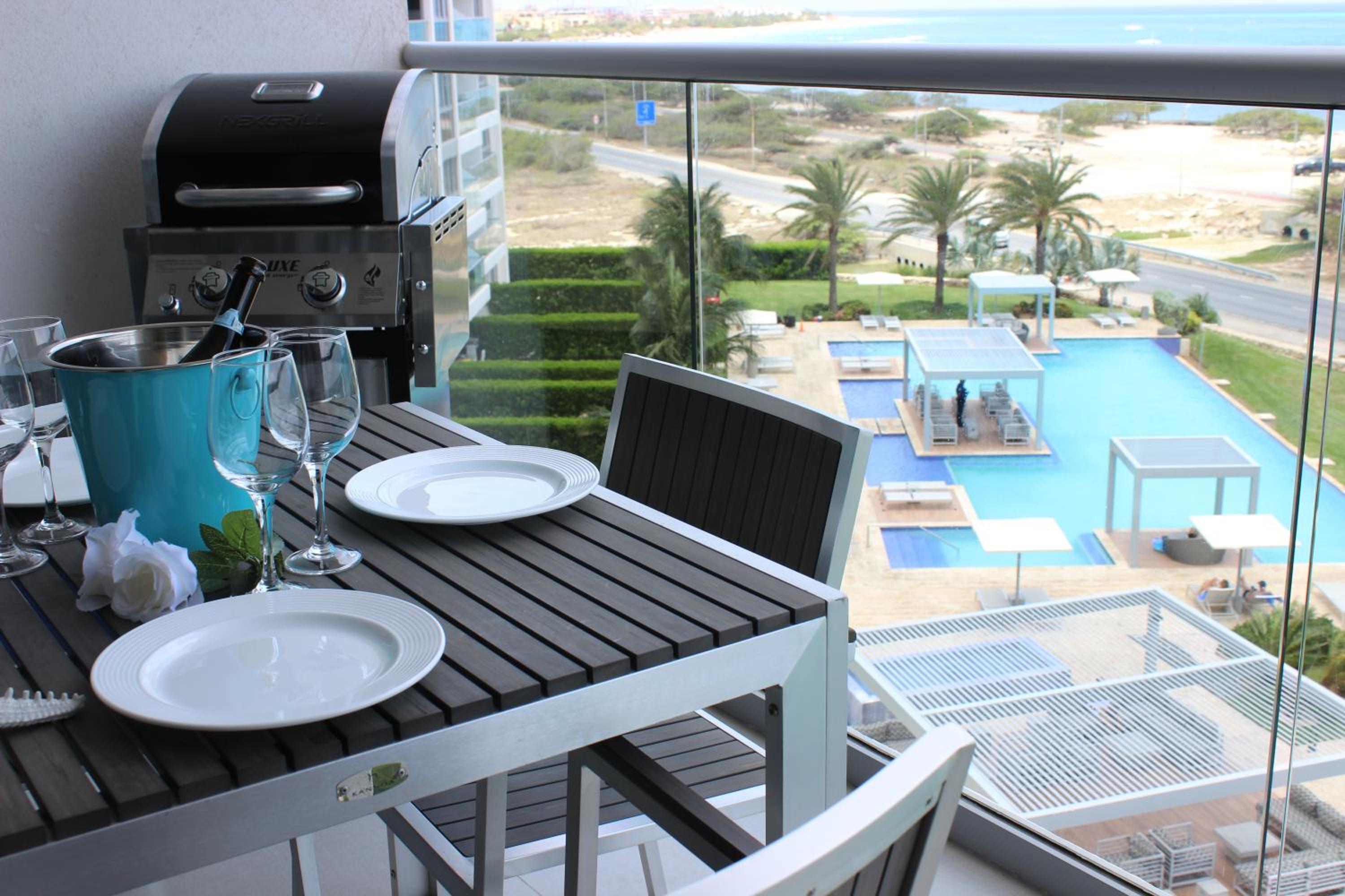 Azure 515 Aruba Vacation Sunset Breeze