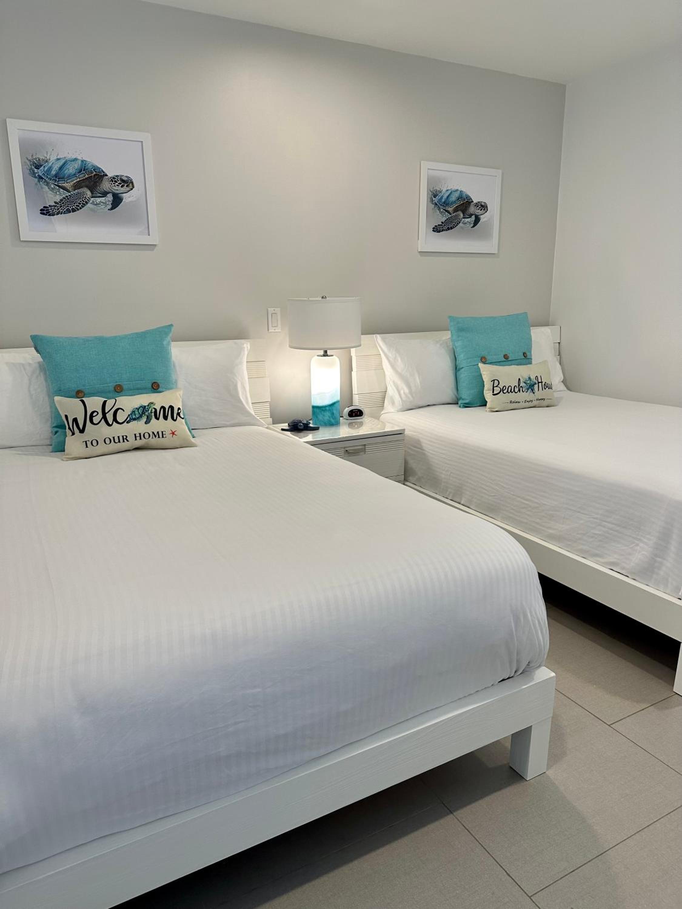 Azure 515 Aruba Vacation Sunset Breeze