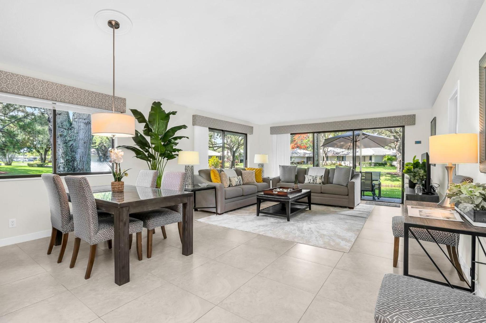 Luxurious Golf Retreat Villa in PGA National!