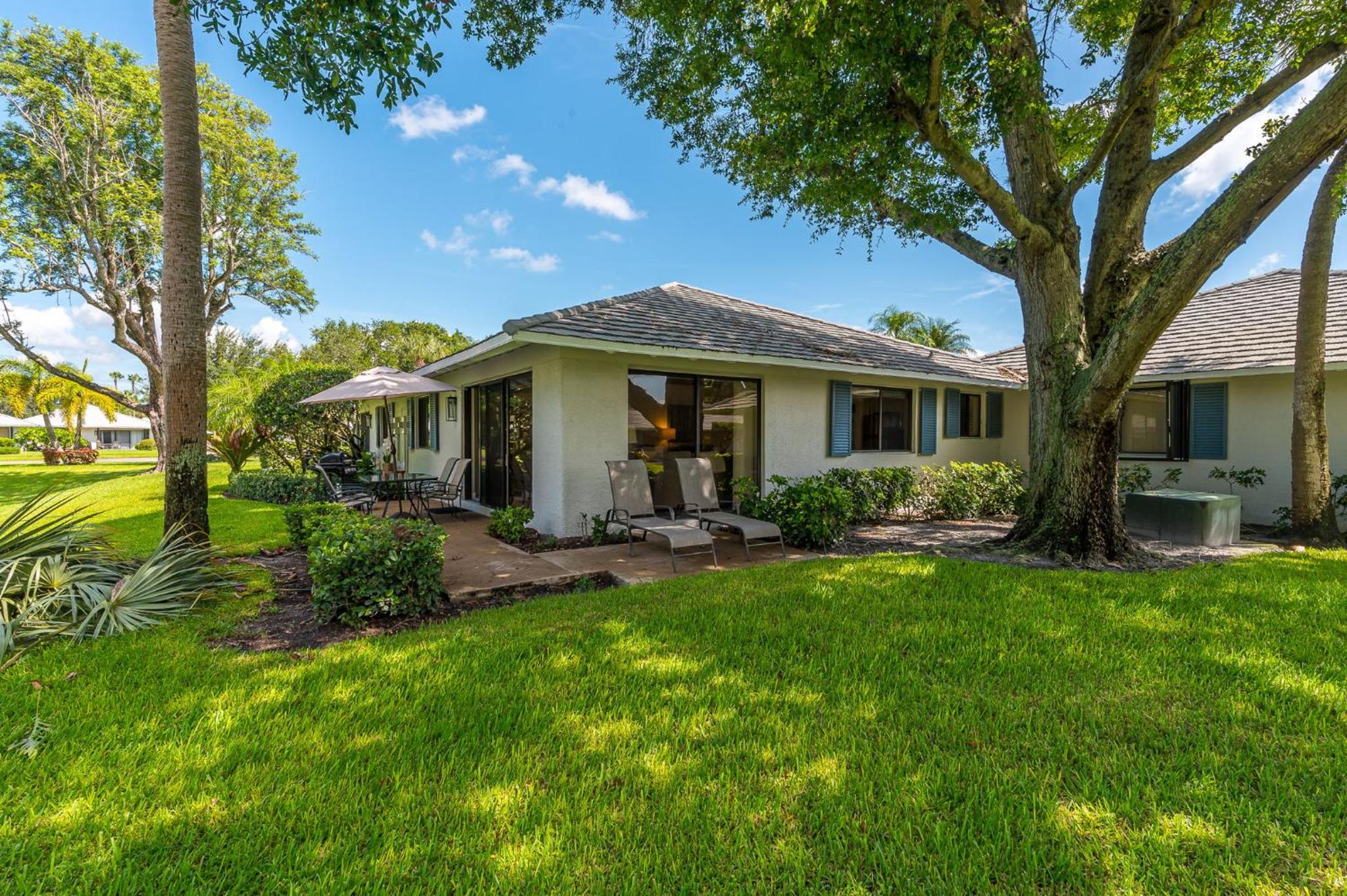 Luxurious Golf Retreat Villa in PGA National!