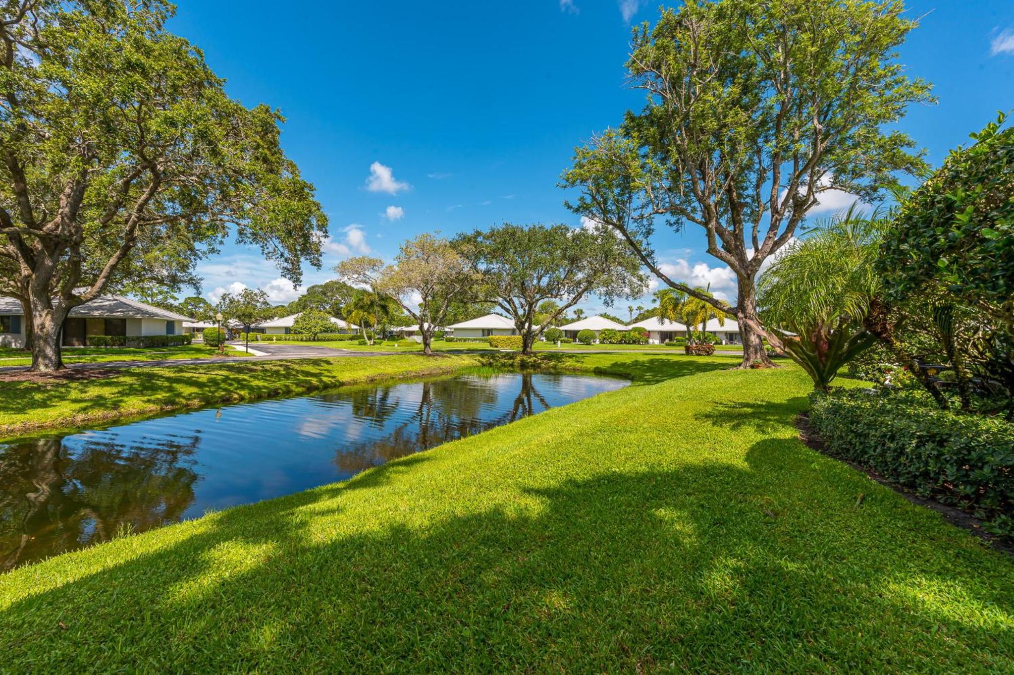 Luxurious Golf Retreat Villa in PGA National!