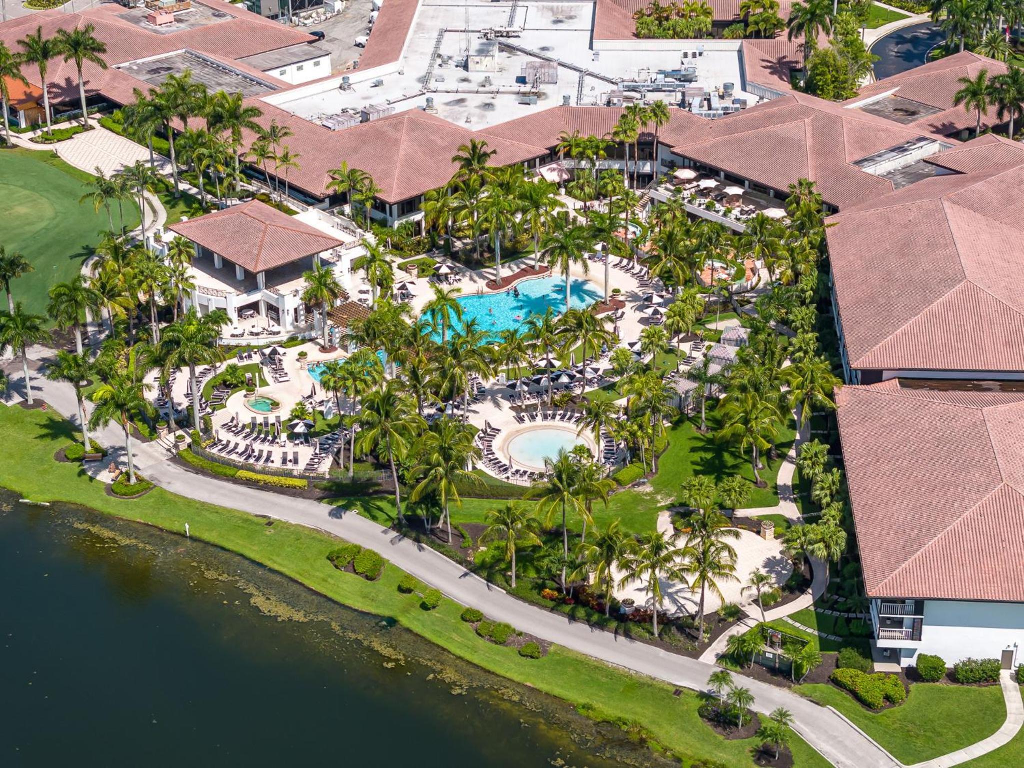 Luxurious Golf Retreat Villa in PGA National!