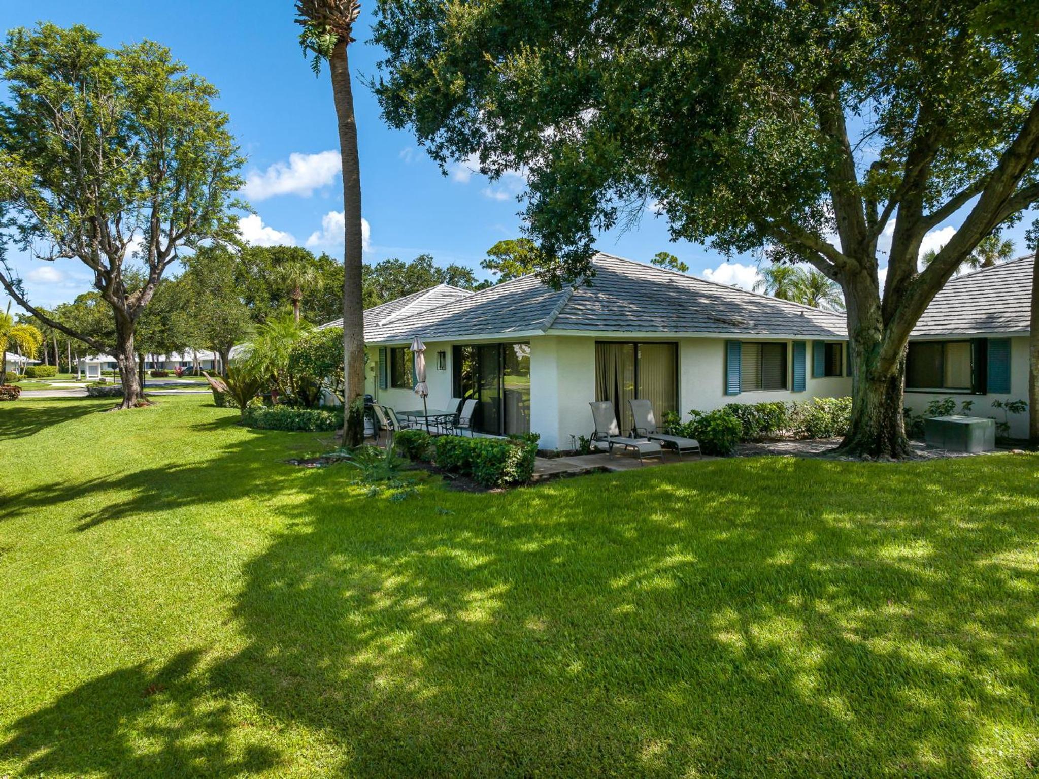 Luxurious Golf Retreat Villa in PGA National!
