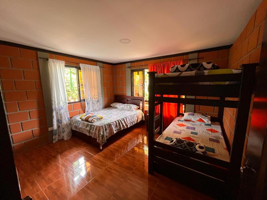 Tranquilo Chalet con Piscina en el Quindio